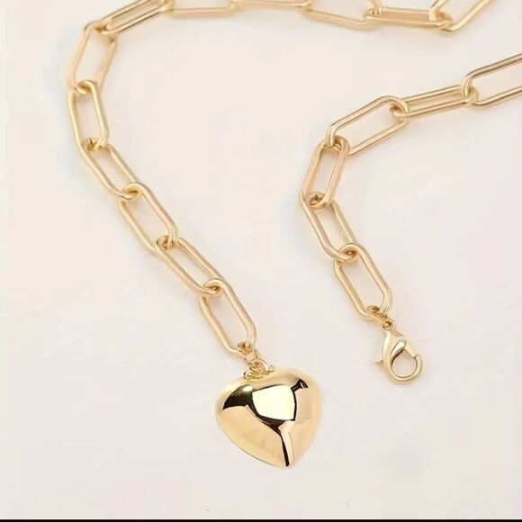 🆕❤️ Elegant Heart Shaped 18kt Gold Overlay "Y" Necklace - Picture 4 of 5